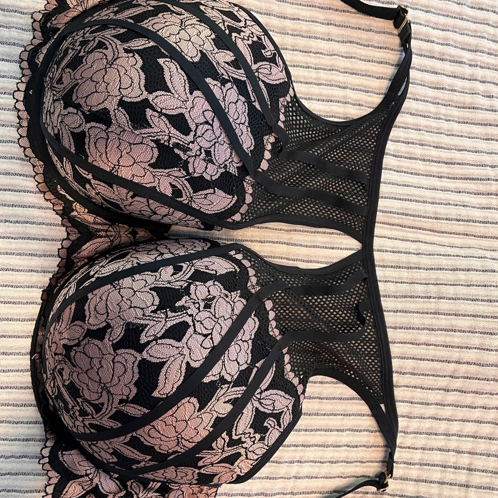 Cacique Black Lace Bra with Pink Underlay